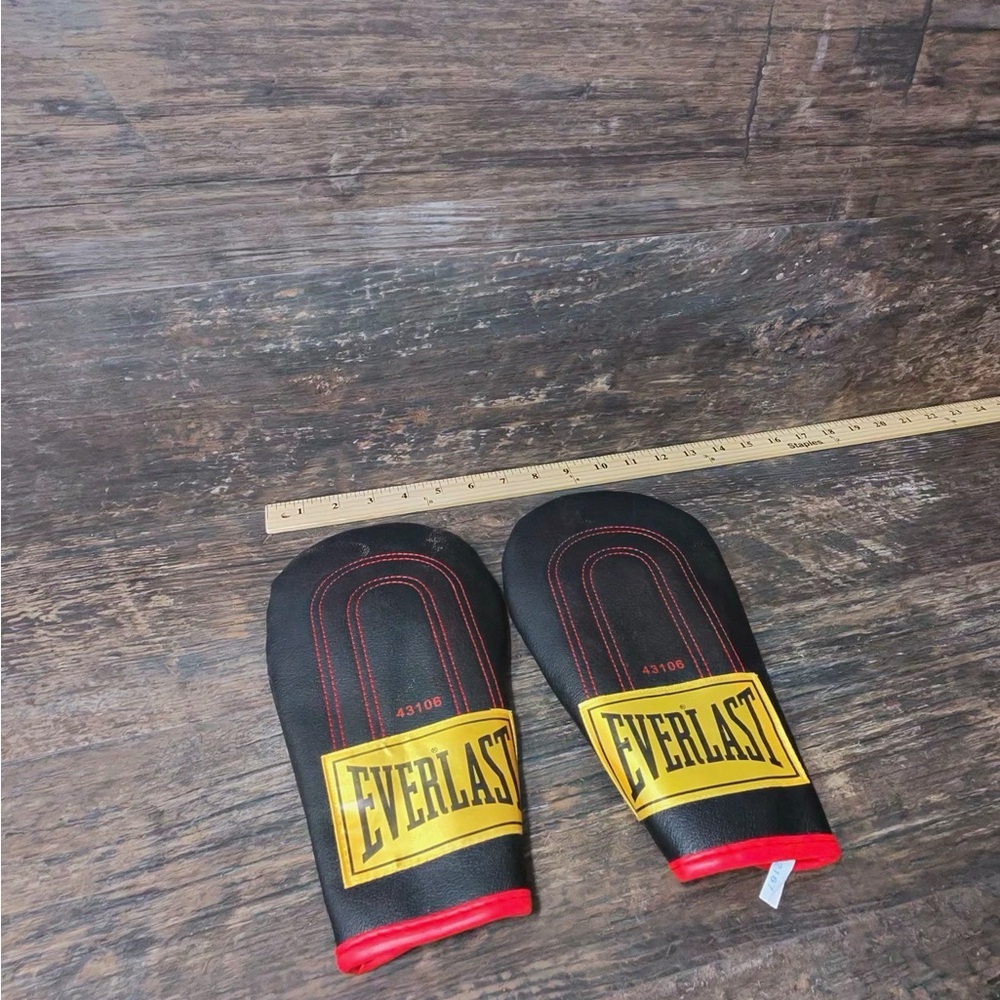 Everlast Black and Red Training Mitts Gloves Boxing